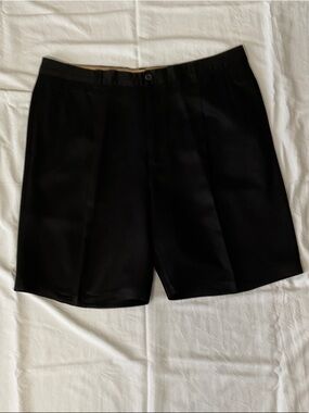 Men's size 38 Tommy Bahama Pleated Tailored Shorts